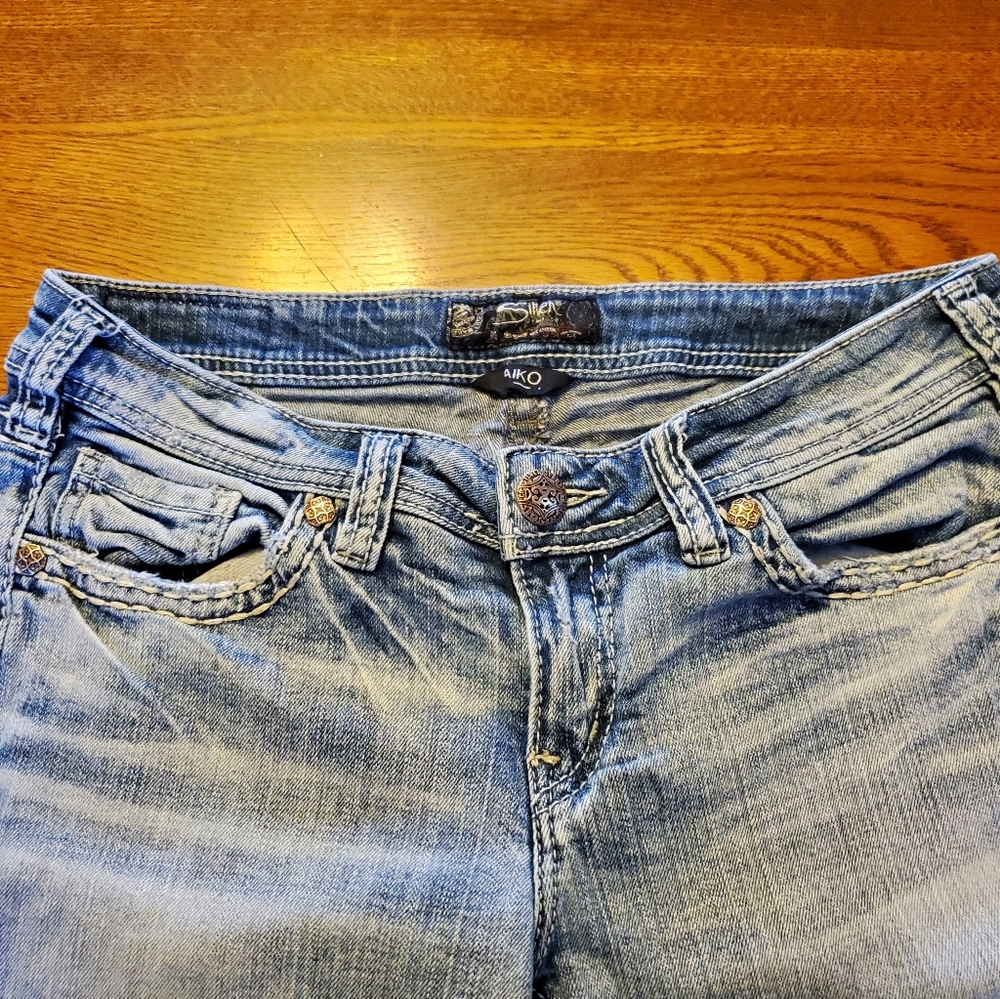 Silver Capri's - Picture 4 of 10
